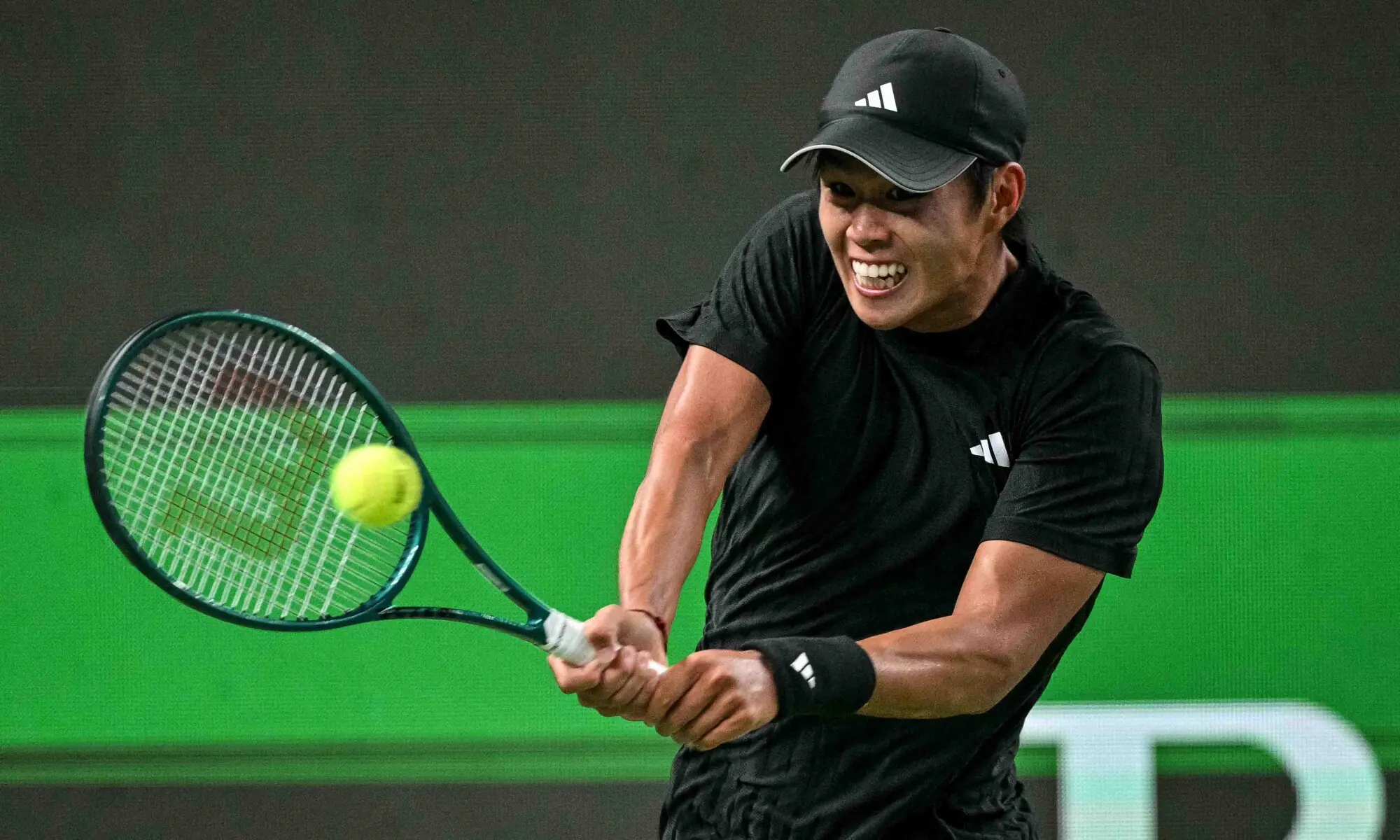 LEARNER Tien of the US hits a return to Russia’s Daniil Medvedev during their Shanghai Masters match on Wednesday. — AFP LEARNER Tien of the US hits a return to Russia’s Daniil Medvedev during their Shanghai Masters match on Wednesday. — AFP