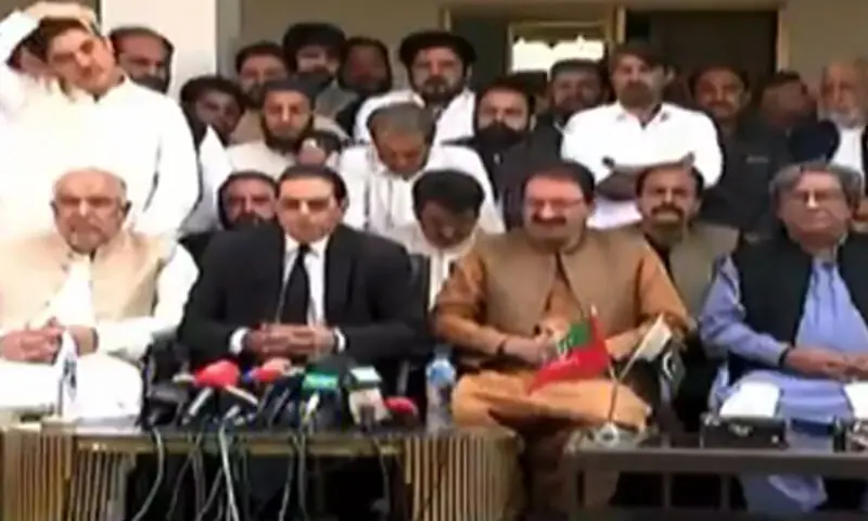 — فوٹو: پی ٹی آئی / ایکس