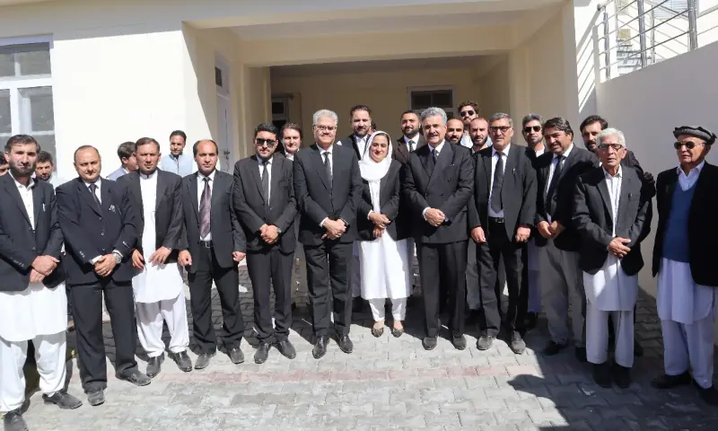CJP Yahya Afridi poses with PHC Chief Justice S.M. Attique Shah, other judges and lawyers during a visit to Upper Chitral on Oct 11, 2025. &mdash; PID