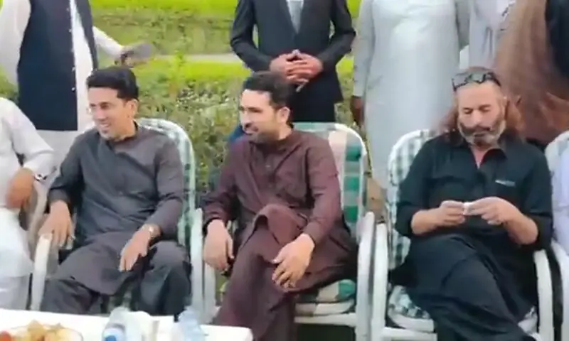 — فوٹو: سوشل میڈیا/اسکرین گریب