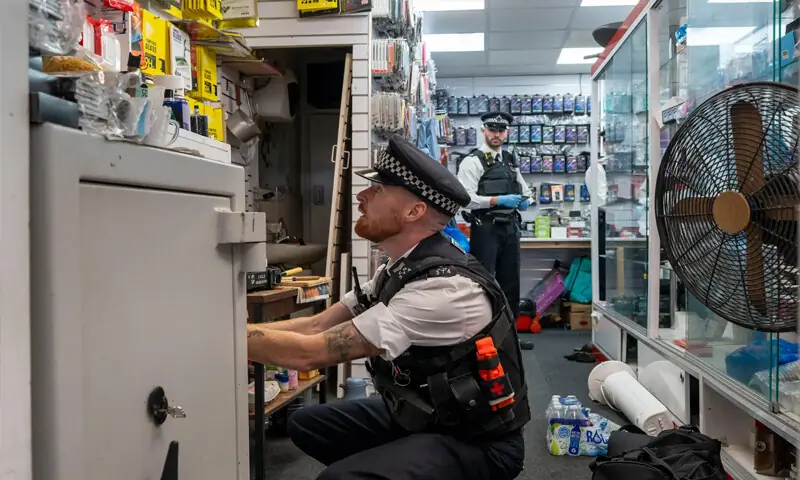 2024 میں ریکارڈ 80 ہزار فون چوری ہوئے، جس نے لندن کو یورپ میں بدنام دارالحکومت بنا دیا ہے۔
&mdash;فوٹو: نیویارک ٹائمز