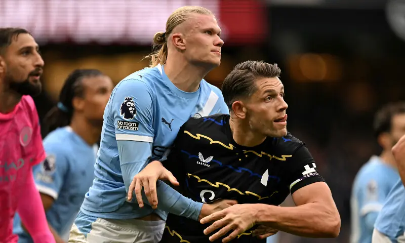 Manchester City’s Norwegian striker #09 Erling Haaland wrestles with Everton’s English defender #06 James Tarkowski during the English Premier League football match between Manchester City and Everton at the Etihad Stadium in Manchester, north west England, on October 18, 2025. — AFP Manchester City’s Norwegian striker #09 Erling Haaland wrestles with Everton’s English defender #06 James Tarkowski during the English Premier League football match between Manchester City and Everton at the Etihad Stadium in Manchester, north west England, on October 18, 2025. — AFP