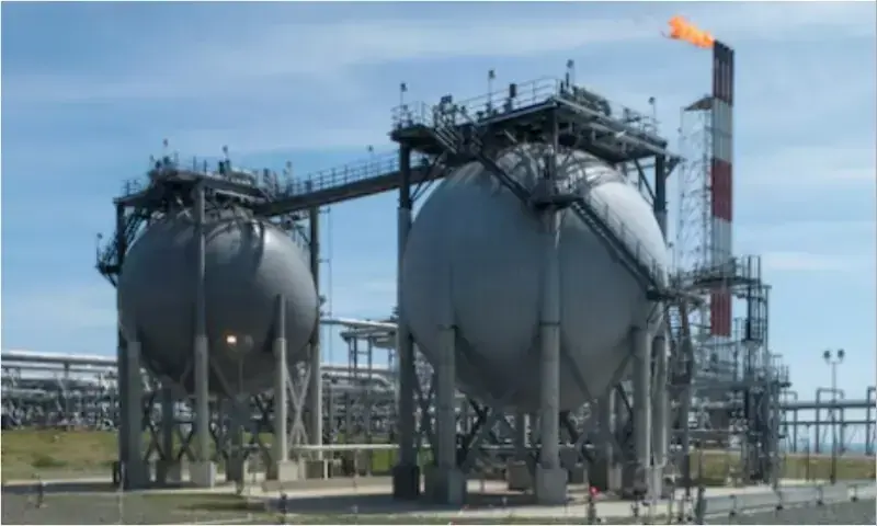 یوکرین نے اگست سے روسی ریفائنریوں اور توانائی کے مراکز پر اپنے حملے تیز کر دیے ہیں.
&mdash;فائل فوٹو: رائٹرز