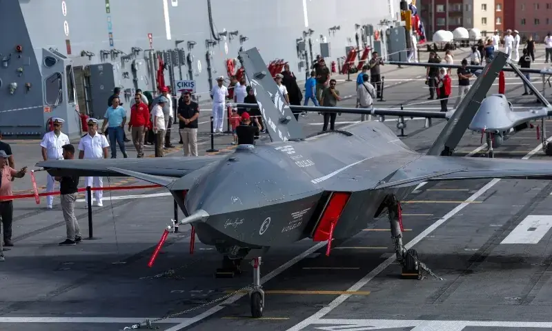 Kizilelma, an unmanned fighter aircraft developed by Turkish defence firm Baykar, stands on the deck of the TCG Anadolu, Turkey’s first amphibious assault ship, alongside other drones during the Teknofest’s Blue Homeland event at the Naval Shipyard Command, in Istanbul in Turkey, August 29. — Reuters Kizilelma, an unmanned fighter aircraft developed by Turkish defence firm Baykar, stands on the deck of the TCG Anadolu, Turkey’s first amphibious assault ship, alongside other drones during the Teknofest’s Blue Homeland event at the Naval Shipyard Command, in Istanbul in Turkey, August 29. — Reuters