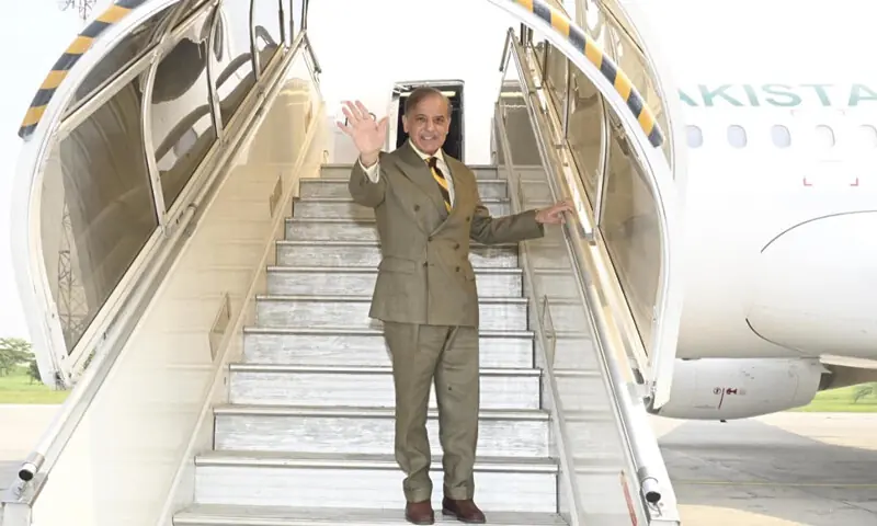 وزیراعظم ریاض میں منعقدہ فیوچر انویسٹمنٹ انیشی ایٹیو کی 9ویں کانفرنس میں پاکستان کی نمائندگی کریں گے— فوٹو: پی آئی ڈی وزیراعظم ریاض میں منعقدہ فیوچر انویسٹمنٹ انیشی ایٹیو کی 9ویں کانفرنس میں پاکستان کی نمائندگی کریں گے— فوٹو: پی آئی ڈی