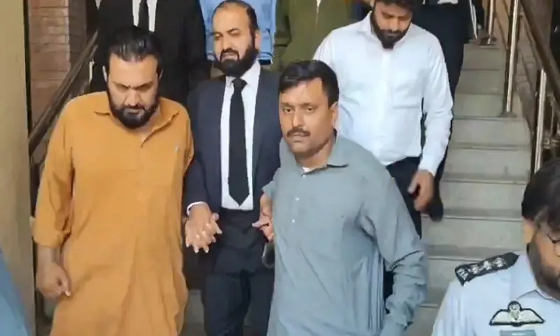 30 ستمبر کو ایمان مزاری اور ہادی چٹھہ کے خلاف کیس میں فرد جرم عائد کی گئی تھی۔
—فوٹو: اسکرین شاٹ/ایکس