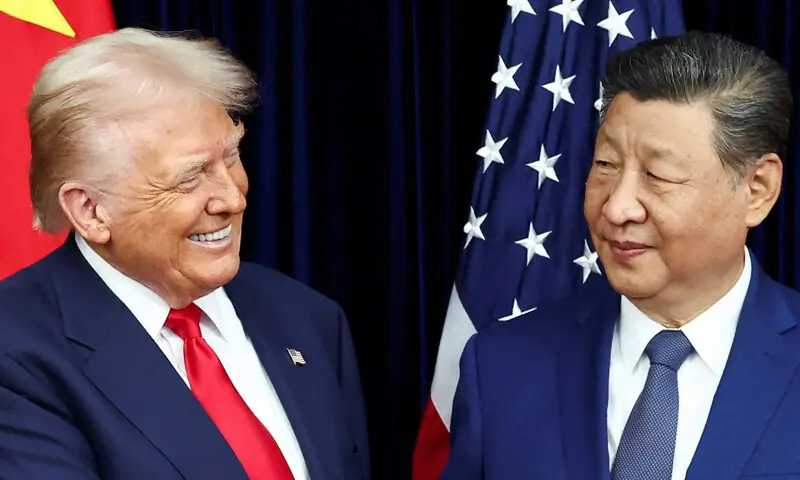 ملاقات کےبعد صدر ٹرمپ چینی ہم منصب شی جن پنگ کو گاڑی تک چھوڑنے آئے — فوٹو: رائٹرز ملاقات کےبعد صدر ٹرمپ چینی ہم منصب شی جن پنگ کو گاڑی تک چھوڑنے آئے — فوٹو: رائٹرز