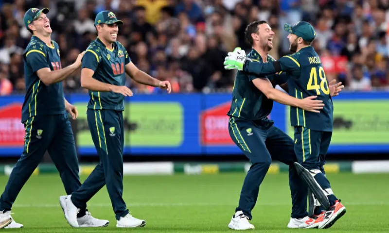 Australia’s Josh Hazlewood (2nd R) celebrates with teammates after dismissing India’s Suryakumar Yadav during the second T20 international cricket match between Australia and India at the Melbourne Cricket Ground (MCG) in Melbourne on October 31, 2025. — AFP Australia’s Josh Hazlewood (2nd R) celebrates with teammates after dismissing India’s Suryakumar Yadav during the second T20 international cricket match between Australia and India at the Melbourne Cricket Ground (MCG) in Melbourne on October 31, 2025. — AFP