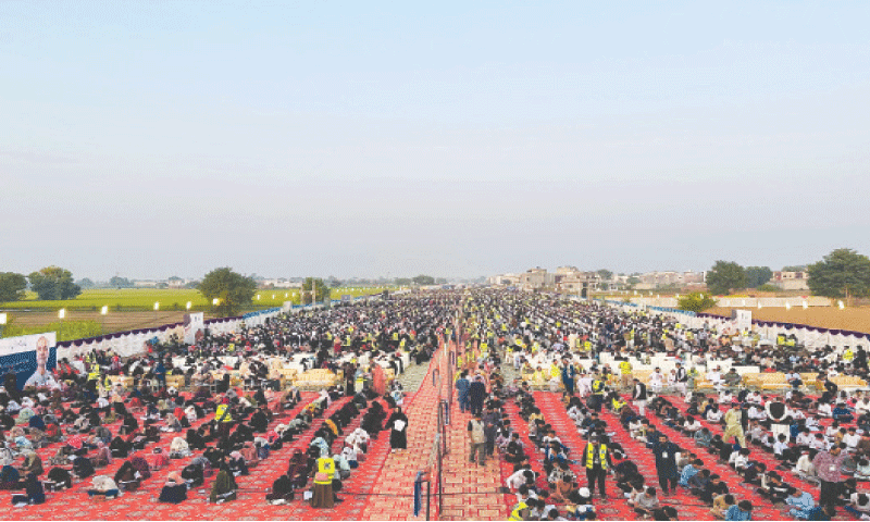 GUJRAT: Youth take entry test for admission to information technology courses organised by the Jamaat-i-Islami in connection with its Bano Qabil programme. — Dawn GUJRAT: Youth take entry test for admission to information technology courses organised by the Jamaat-i-Islami in connection with its Bano Qabil programme. — Dawn