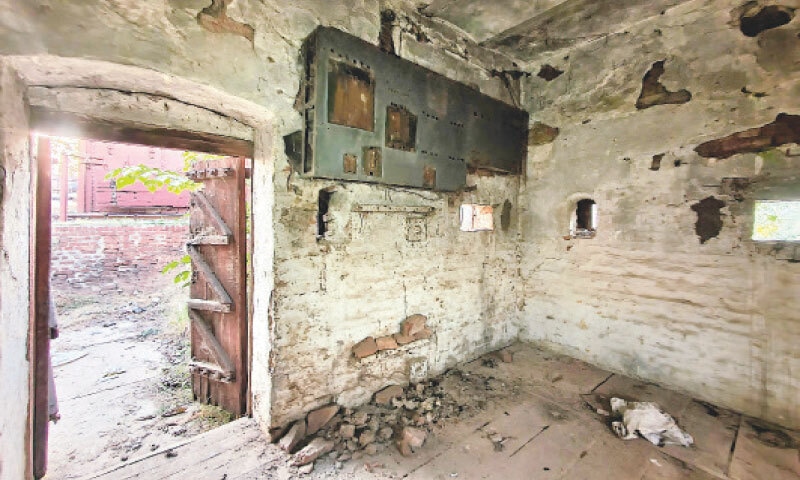 The interior of the block room is in ruins. &mdash; Photos by the writer