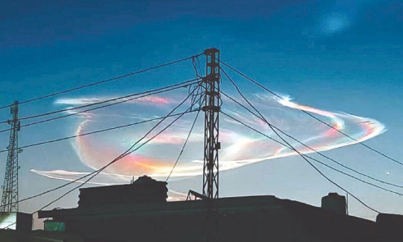 The Quetta sky turned colourful around Fajr prayers on Tuesday.&mdash;PPI