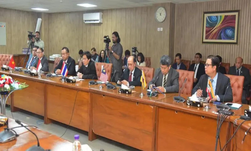 Federal Minister for Board of Investment Qaiser Ahmed Sheikh (not pictured) hosts a high-level meeting with a joint delegation of Asean ambassadors and high commissioners at the Board of Investment office in Islamabad on October 31. &mdash; PID