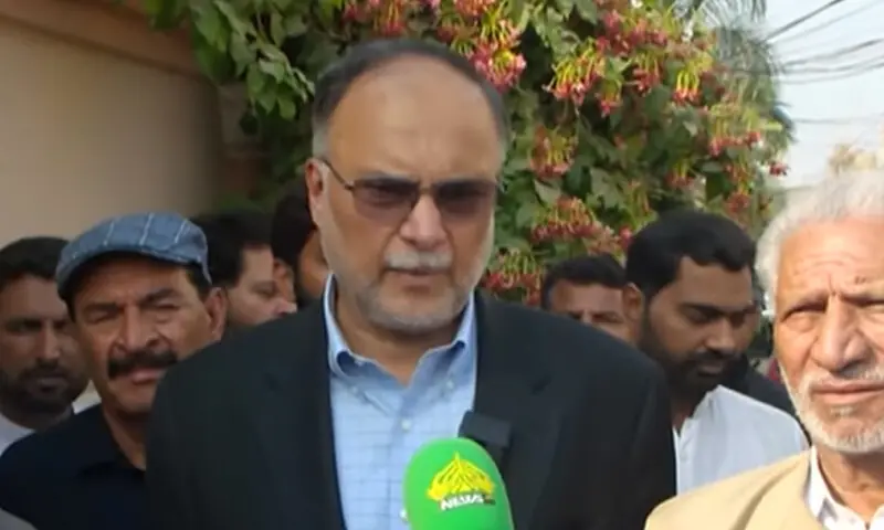 — فوٹو: پی ٹی وی/اسکرین گریب — فوٹو: پی ٹی وی/اسکرین گریب