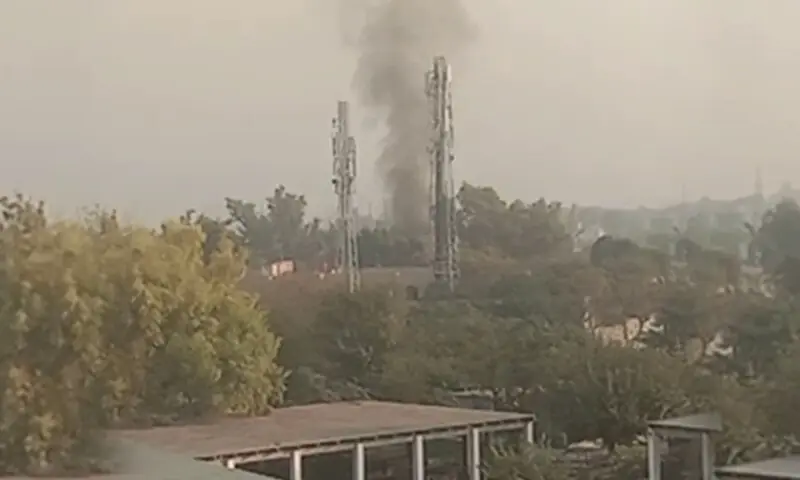 A view of rising smoke following an IED blast in Khyber Pakhtunkhwa’s Hangu on Nov 2. — DawnNewsTV A view of rising smoke following an IED blast in Khyber Pakhtunkhwa’s Hangu on Nov 2. — DawnNewsTV