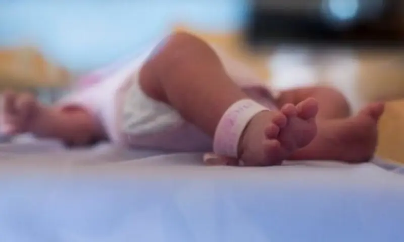 A picture shows the feet of a new-born at the maternity of the Argenteuil hospital, in a Paris suburb, on July 22, 2013. &mdash; AFP