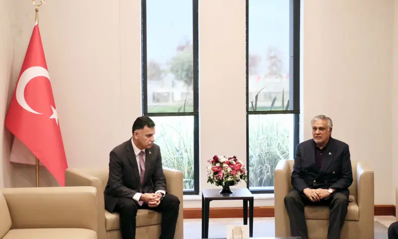 Deputy Prime Minister and Foreign Minister Senator Ishaq Dar is received by Ambassador Ahmet Cemil Miroğlu and Pakistan Embassy officials in Istanbul on November 3. &mdash; ForeignOfficePk/X