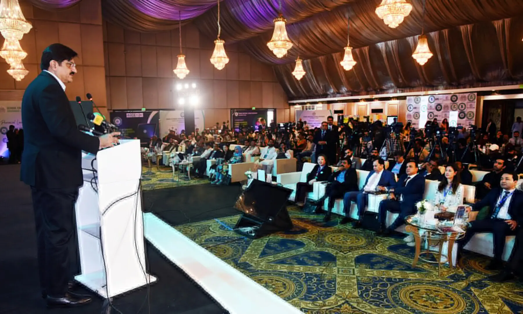 CM Murad stresses need for digitisation as Sindh launches system to monitor  student attendance - Pakistan - DAWN.COM