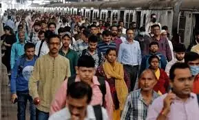 Commuters crowd on a platform as they wait to board suburban trains at a railway station in Mumbai, India, January 20, 2023. — Reuters/File Commuters crowd on a platform as they wait to board suburban trains at a railway station in Mumbai, India, January 20, 2023. — Reuters/File