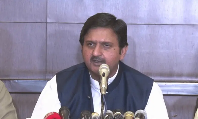 ملک احمد خان — فائل فوٹو: ڈان نیوز ملک احمد خان — فائل فوٹو: ڈان نیوز