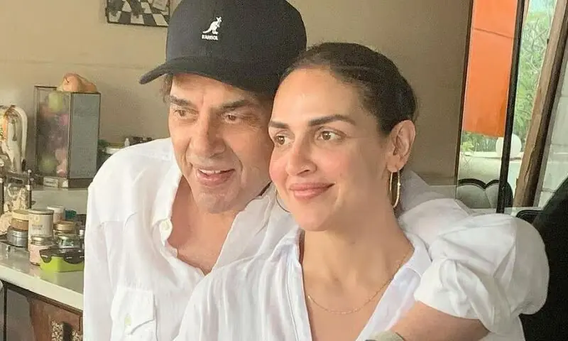 — فوٹو: ایشا دیول (انسٹاگرام)