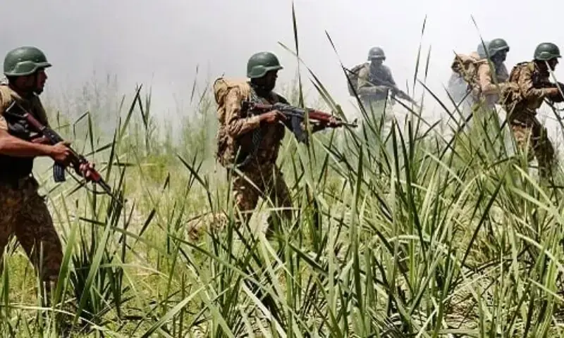 A file photo of Pakistani soldiers. &mdash; ISPR