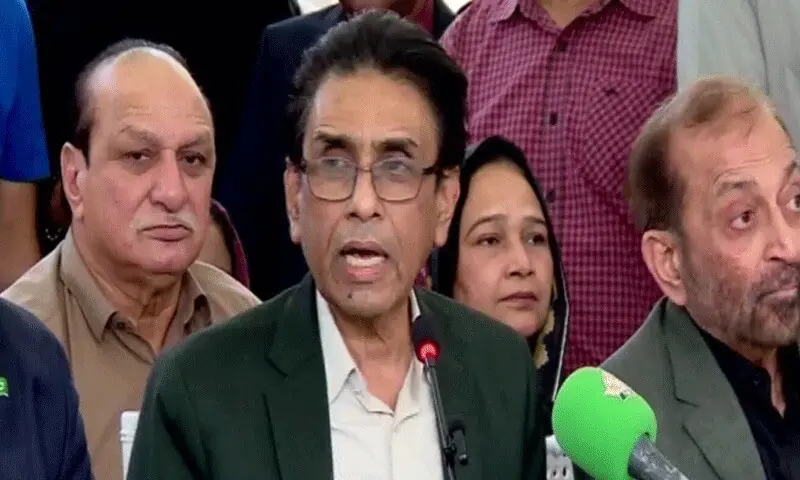 Education Minister Khalid Maqbool Siddiqui addresses a press conference in Karachi on Thursday. — DawnNewsTV Education Minister Khalid Maqbool Siddiqui addresses a press conference in Karachi on Thursday. — DawnNewsTV