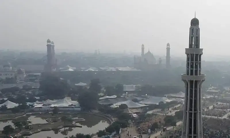 An aerial view of Lahore during smog, on Nov 21, 2025. &mdash; Murtaza Ali/White Star