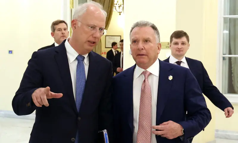 Head of the Russian Direct Investment Fund and Russian special presidential envoy for economic cooperation with foreign countries, Kirill Dmitriev, talks to US President Donald Trump&rsquo;s special envoy Steve Witkoff during a meeting in Saint Petersburg, Russia on April 11, 2025. &mdash; Reuters/File