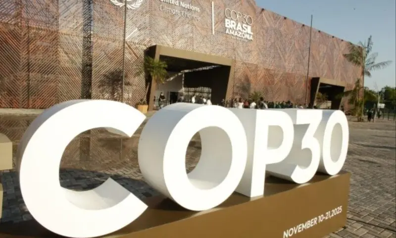 Set of letters saying COP30 outside the Hangar Convention Centre in Bel&eacute;m, Brazil. The COP30 took place from November 10 to 21, 2025. &mdash; APP