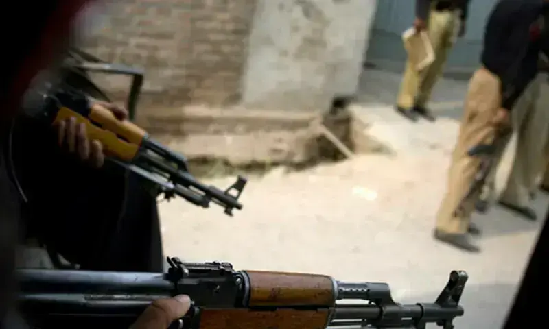 Image shows policemen carrying guns. — File photo Image shows policemen carrying guns. — File photo