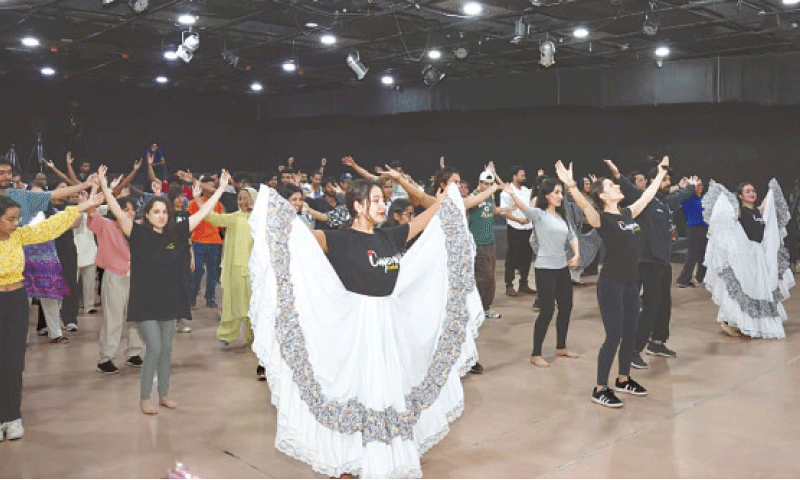 Columbian dance group Cayena Colfolk teaches participants traditional dance styles.—Dawn Columbian dance group Cayena Colfolk teaches participants traditional dance styles.—Dawn