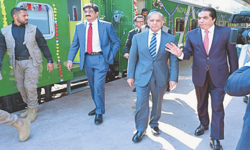 Prime Minister Shehbaz Sharif inspects, alongside Railways Minister Hanif Abbasi and Sindh Chief Minister Murad Ali Shah, the newly inaugurated Shalimar Express at a platform of the Cantonment Railway Station.&mdash;APP