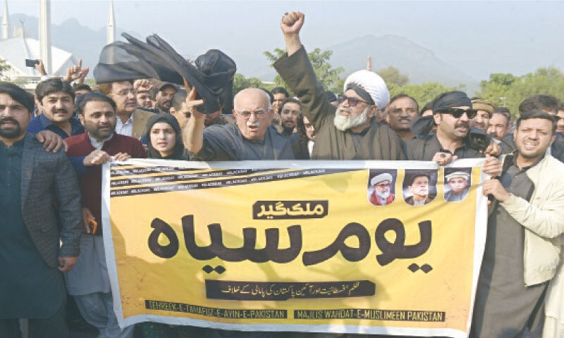ISLAMABAD: Leaders of the Tehreek-i-Tahaffuz Ayeen-i-Pakistan protest against the 27th Amendment and other government measures outside Shah Faisal Mosque on Friday.&mdash;Mohammad Asim/White Star