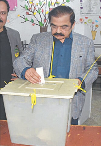 Rana Sanaullah casts his vote.&mdash;APP