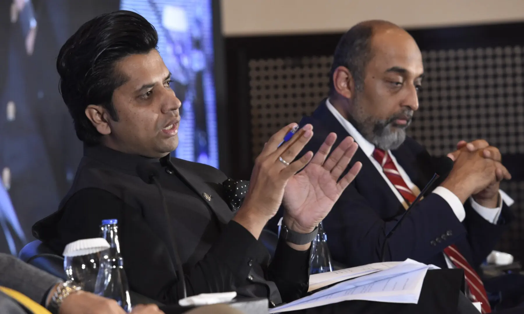 Shafiullah Jan speaks at the summit. — Tanveer Shahzad / White Star