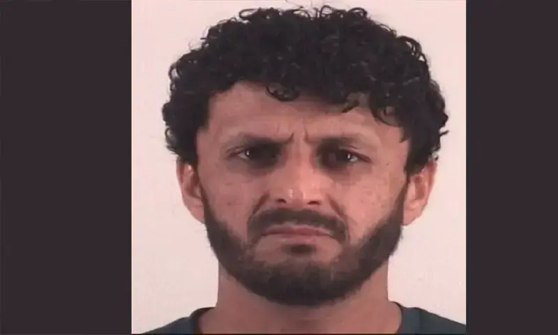 ملزم مجسٹریٹ جج کے سامنے ابتدائی پیشی تک حراست میں رہے گا، قصوروار ٹھہرایا گیا تو 5 سال تک قید ہو سکتی ہے — فوٹو: ایکس ملزم مجسٹریٹ جج کے سامنے ابتدائی پیشی تک حراست میں رہے گا، قصوروار ٹھہرایا گیا تو 5 سال تک قید ہو سکتی ہے — فوٹو: ایکس