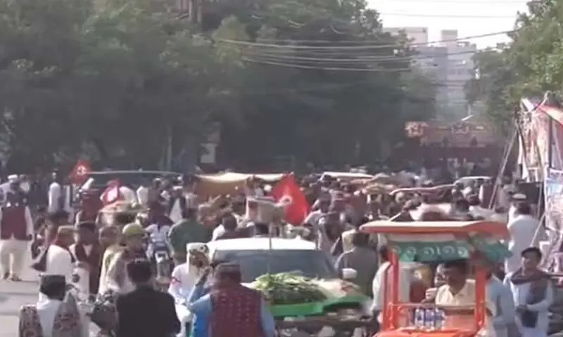Citizens celebrate Sindh Culture Day in Karachi on December 7. &mdash; DawnNewsTV