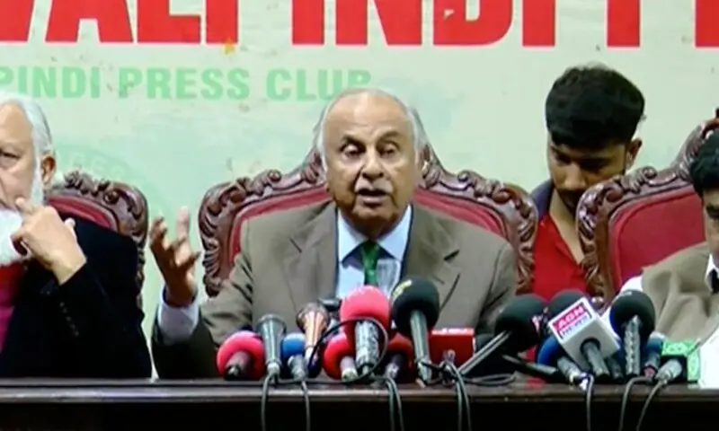 Members of the Pakistan Ex-Servicemen Society address a press conference on Sunday. &mdash; DawnNewsTV