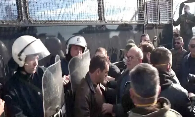 — فائل فوٹو: — فائل فوٹو: