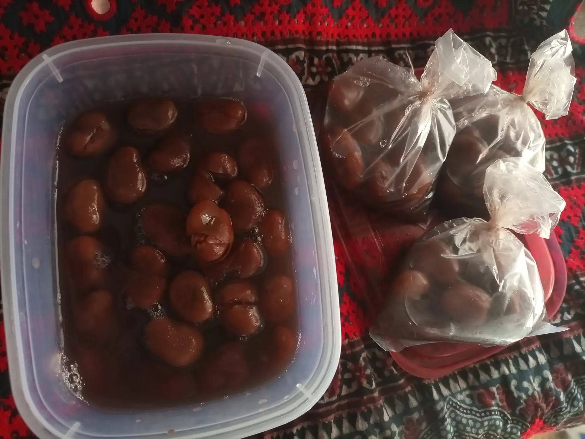 Fava beans with takeaway pouches