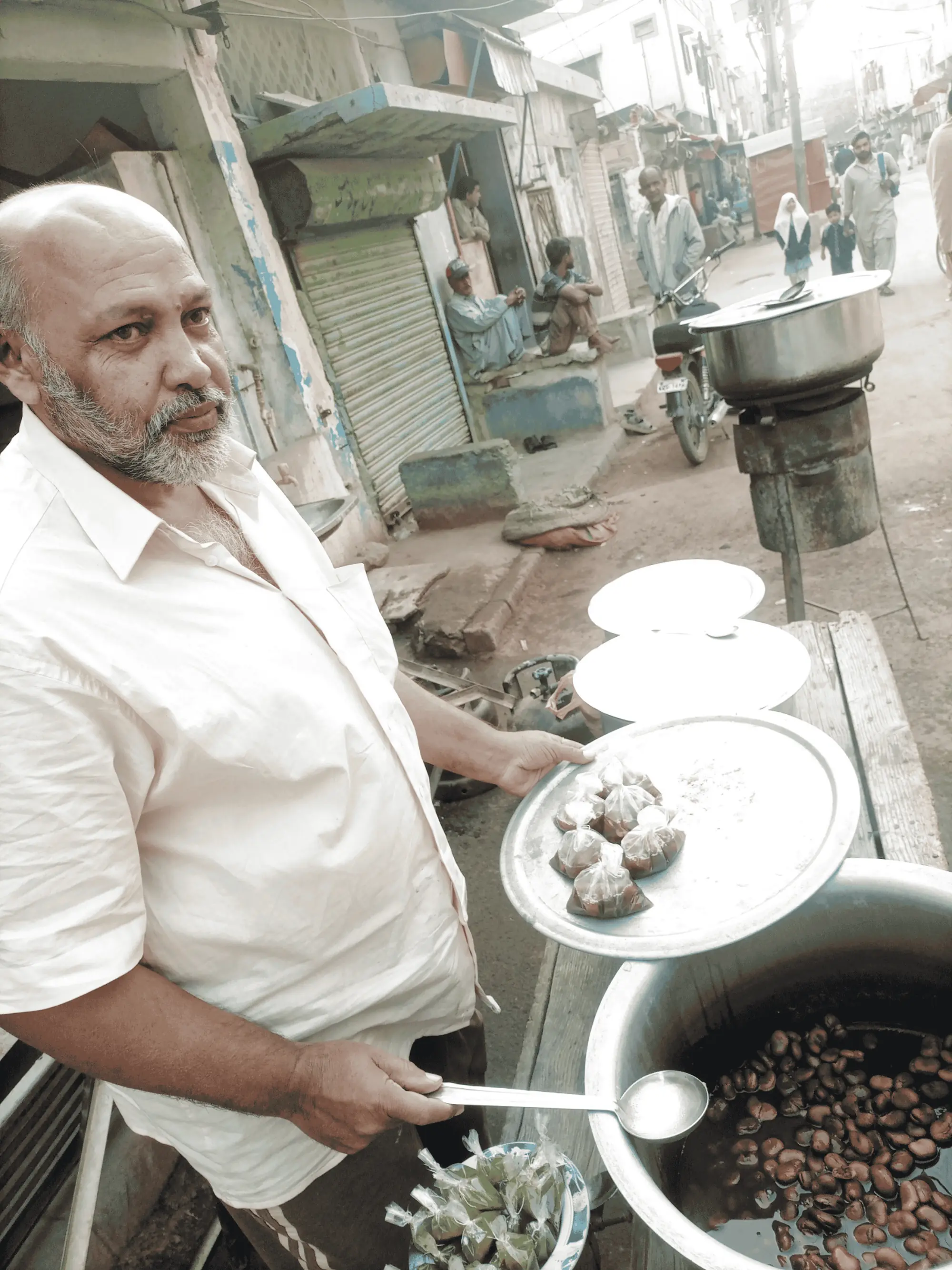 Lyari&rsquo;s answer to a healthy, nutritious meal that isn&rsquo;t heavy on the pocket? Beans