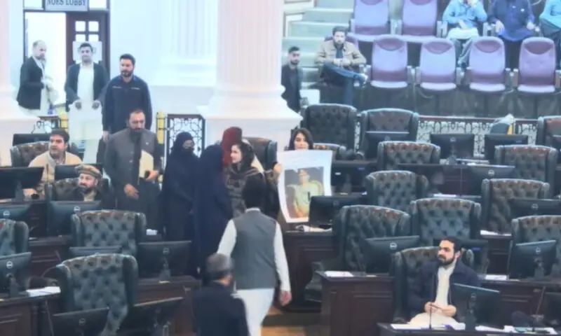 PML-N’ lawmaker Sobia Shahid displayed a picture of Army Chief and Chief of Defence Forces Field Marshal Syed Asim Munir during the Khyber Pakhtunkhwa Assembly session on Wednesday. — DawnNewsTV PML-N’ lawmaker Sobia Shahid displayed a picture of Army Chief and Chief of Defence Forces Field Marshal Syed Asim Munir during the Khyber Pakhtunkhwa Assembly session on Wednesday. — DawnNewsTV