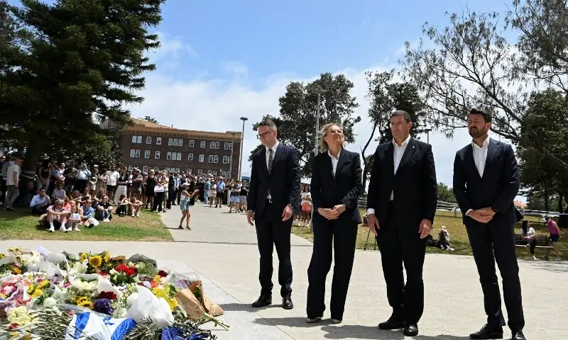 Australian Shadow Minister for Housing Andrew Bragg, Leader of the Opposition Sussan Ley, Shadow Minister for Education Julian Leeser and Shadow Minister for Home Affairs Jonathon Duniam visit a makeshift memorial, in Sydney, Australia, on December 15, 2025. —Reuters