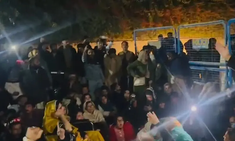 PTI leaders, supporters and workers chant slogans during sit-in at Factory Naka, near Adiala jail in Rawalpindi, on December 16. &mdash; Screenghrab via author