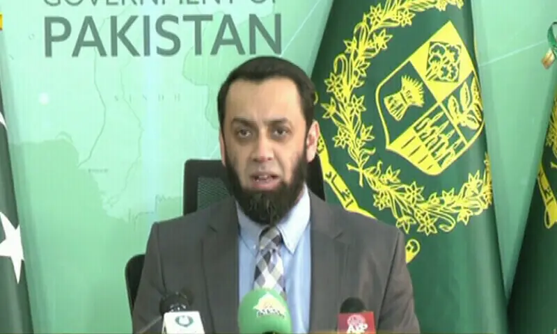 وزیرِ اطلاعات نے فیصلے کا خیرمقدم کیا اور کہا کہ سابق وزیرِ اعظم عمران خان اور ان کی اہلیہ نے تحائف کی کم قیمت لگوا کر اور انہیں ذاتی استعمال میں رکھ کر ’دھوکہ دہی‘ کی۔ — فائل فوٹو: ڈان نیوز وزیرِ اطلاعات نے فیصلے کا خیرمقدم کیا اور کہا کہ سابق وزیرِ اعظم عمران خان اور ان کی اہلیہ نے تحائف کی کم قیمت لگوا کر اور انہیں ذاتی استعمال میں رکھ کر ’دھوکہ دہی‘ کی۔ — فائل فوٹو: ڈان نیوز