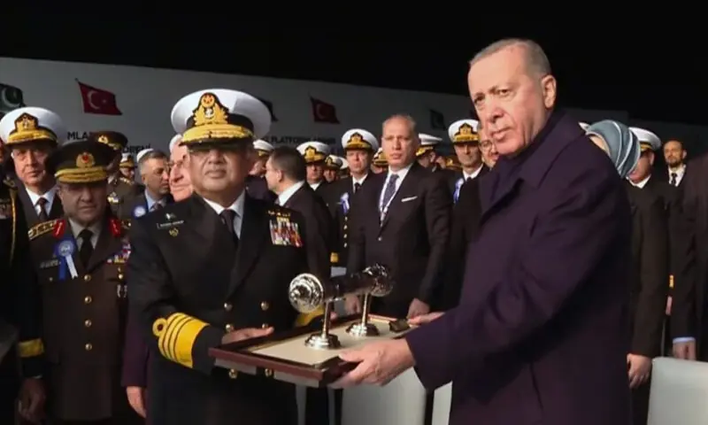 Admiral Naveed Ashraf and President Erdogan at the commissioning ceremony of PNS Khaibar in Istanbul &mdash; Photo via ISPR