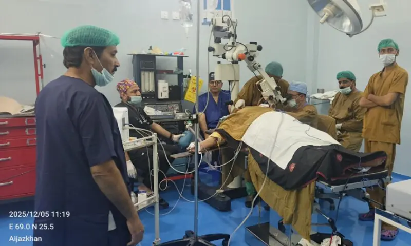 Doctors and other support staff busy during medical procedures. – Photo via Author Doctors and other support staff busy during medical procedures. – Photo via Author