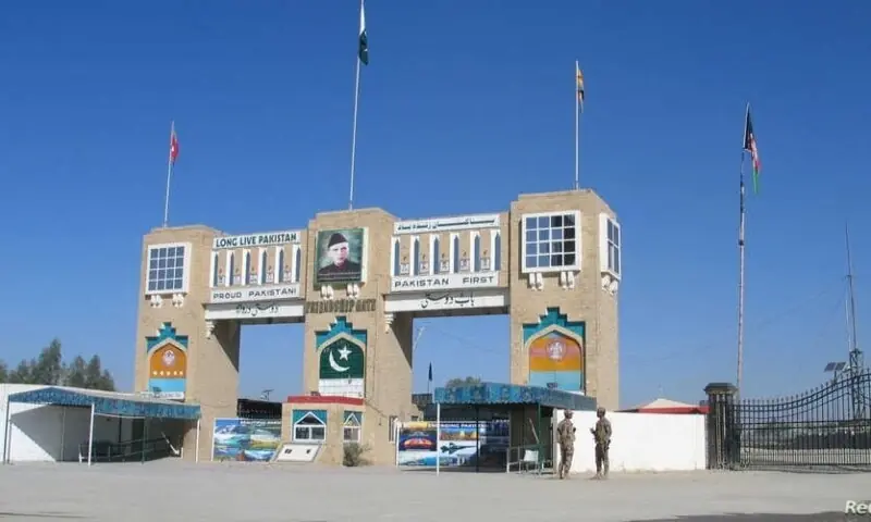 In this file photo, paramilitary soldiers stand by the closed Friendship Gate crossing point at the Pakistan-Afghanistan border town of Chaman. &mdash; Reuters