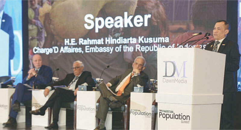 RAHMAT Hindiarta Kusuma, Charge&rsquo;D Affaires of the Indonesian embassy, addresses the summit, as UNFPA&rsquo;s Dr Luay Shabaneh, Dr Rashid Amjad of the Lahore School of Economics, and, Mehtab S. Karim of the  Population Association of Pakistan look on. &mdash; White Star