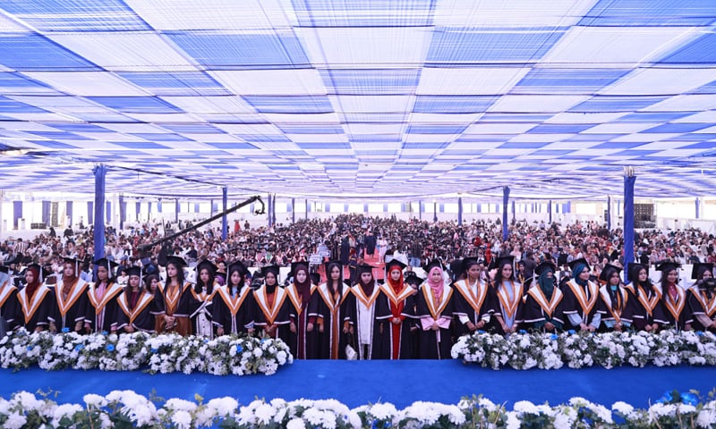 Graduating students of Dow University of Health Sciences line up to receive their degrees at the annual convocation.—Dawn Graduating students of Dow University of Health Sciences line up to receive their degrees at the annual convocation.—Dawn